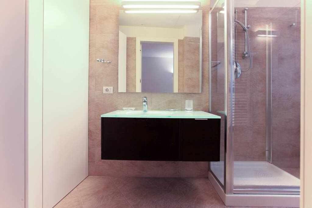 Brera Area Lovely Apt Close To Piazza Duomo Milan Exterior photo